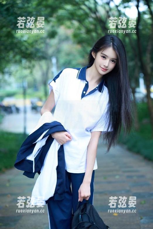 51吃瓜官网：朝阳群众和瓜友们在戏台上共享人生百态！