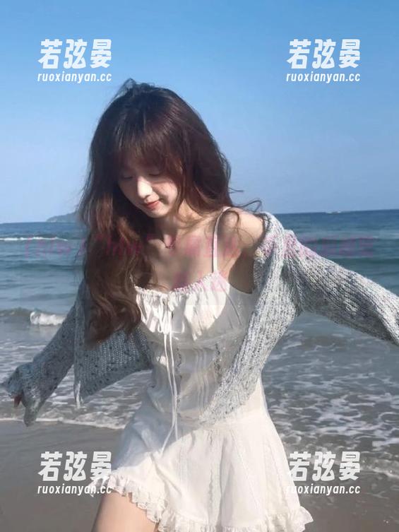 “hlw”专属直达，手里的瓜越吃越入迷