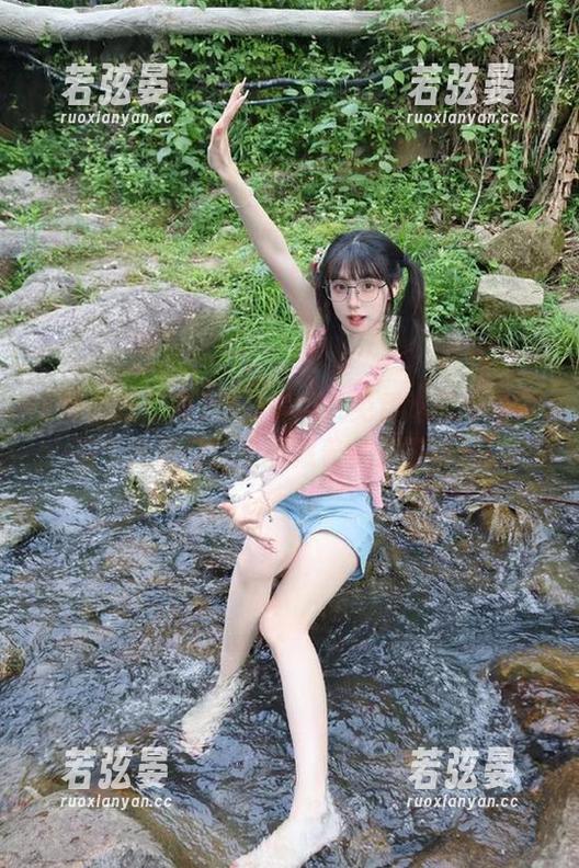 免费吃瓜网 你相信吗?免费吃瓜网里竟有个传送门!里面藏着多少旧时光!