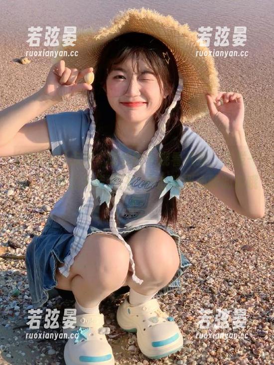吃瓜网 点开“吃瓜网”观看八卦,不发一言,默默点入传送门!小心吃到心酸的瓜哦!