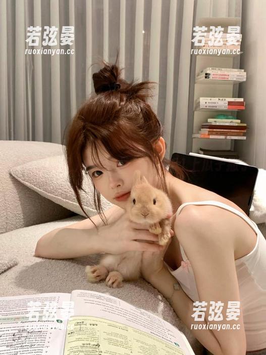 小心！吃瓜网址51上瓜子撒了，你敢捡吗？