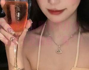 下载黑料不打烊，给你的正能量生活加点“毒”！