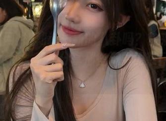 想知道最新的八卦吗？快来黑料网网页版，和我分享那些沉重的热门事件！