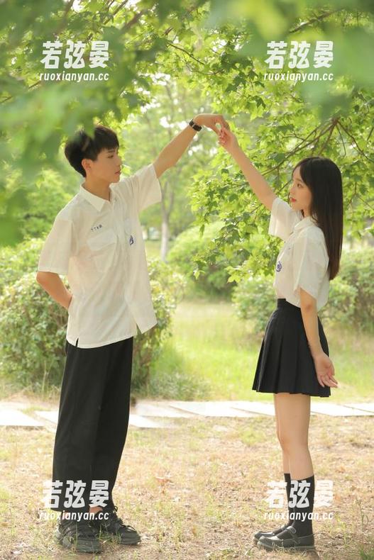 网曝大揭秘！下载黑料网站，轻松获取明星八卦，别告诉别人哦